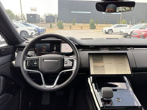 Used 2024 Land Rover Range Rover Sport SE image 4