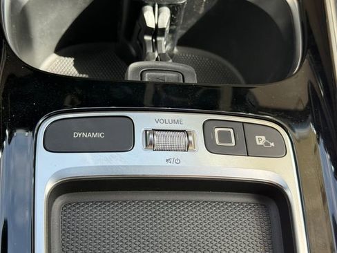 Used 2025 Mercedes-Benz GLB 250 4MATIC image 27