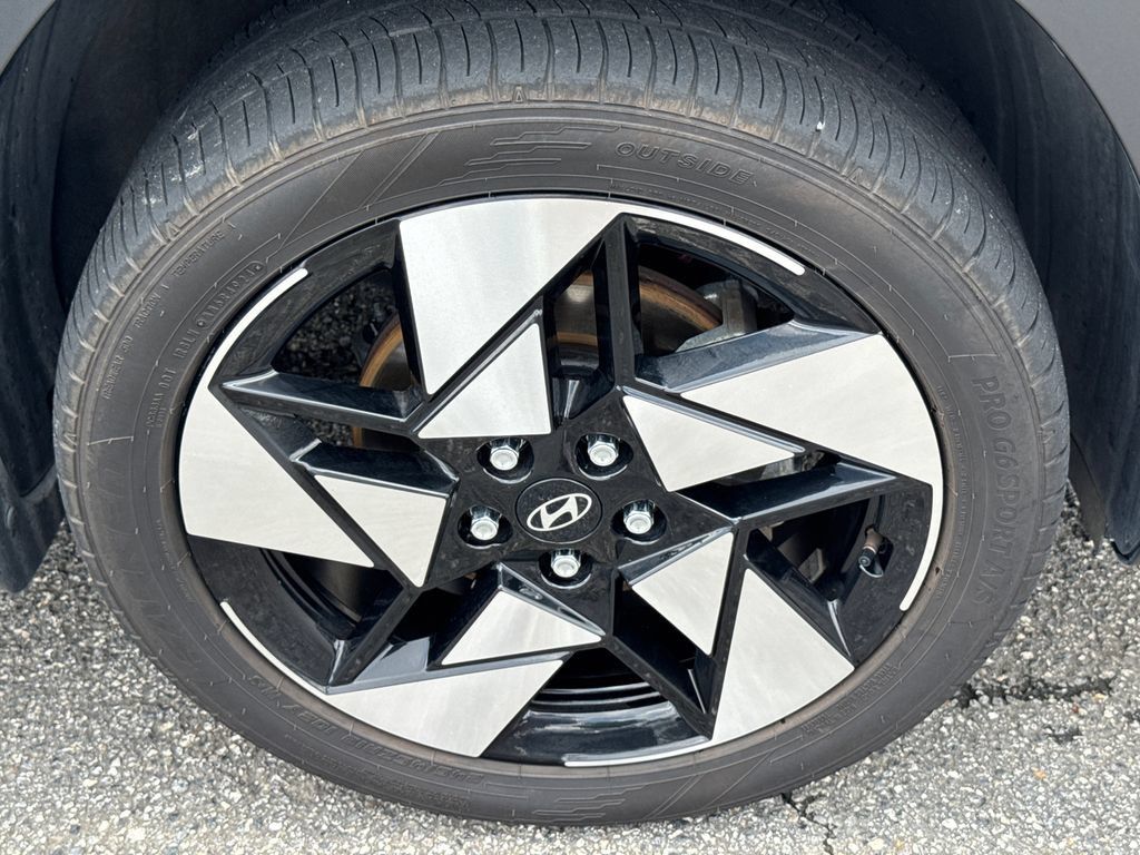 Used 2024 Hyundai Kona Limited AWD/4WD image 14