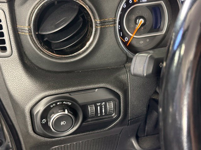 Used 2021 Jeep Wrangler Unlimited Sahara AWD/4WD image 19