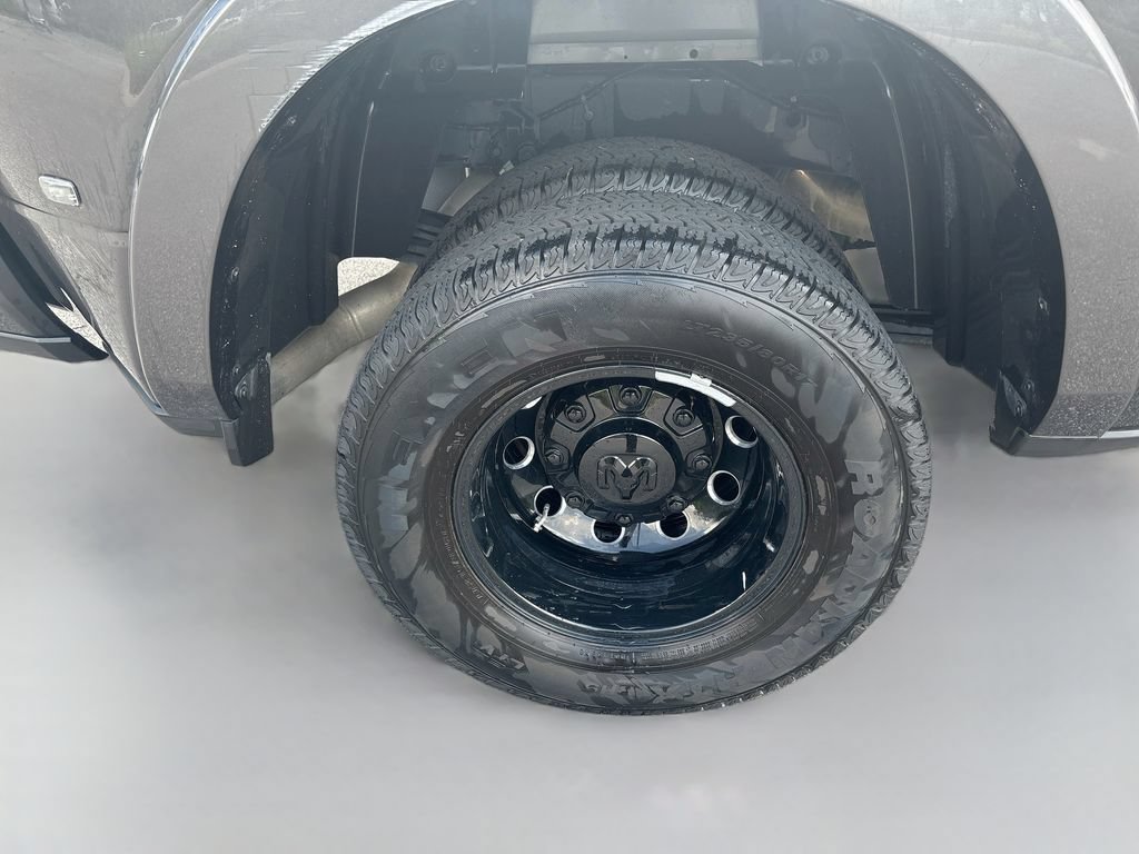 Used 2025 RAM 3500 Limited AWD/4WD image 14