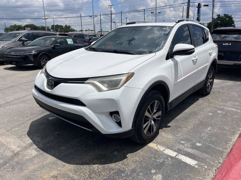 Used 2018 Toyota RAV4 XLE AWD/4WD image 3