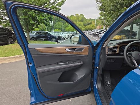 New 2026 Volkswagen Atlas SE image 11