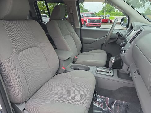 Used 2019 Nissan Frontier SV w/ Value Truck Package RWD image 10