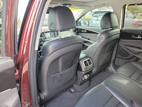 Used 2019 Kia Sorento EX w/ EX Touring Package image 17