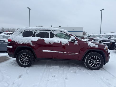 Used 2017 Jeep Grand Cherokee Limited w/ Trailer Tow Group IV image 4