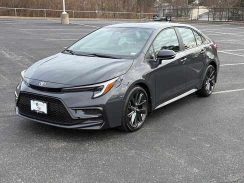 Certified 2025 Toyota Corolla SE image 11