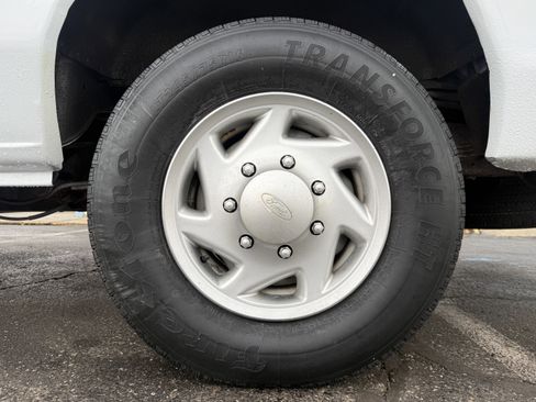 Used 2011 Ford E-350 and Econoline 350 XLT image 33