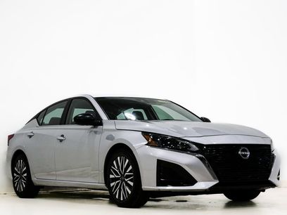 Used 2024 Nissan Altima 2.5 SV