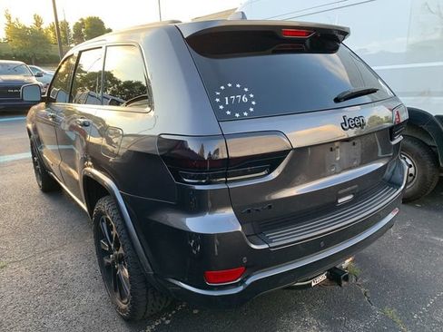 Certified 2021 Jeep Grand Cherokee Laredo X AWD/4WD image 4