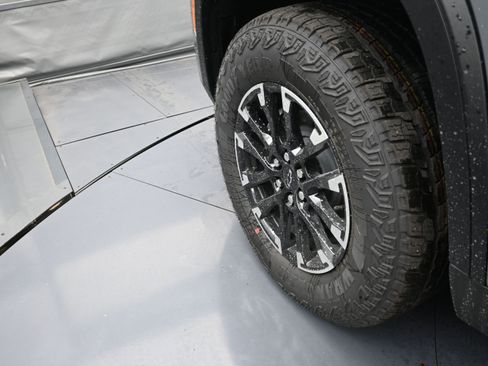 New 2026 Chevrolet Traverse Z71 w/ Enhanced Driving Package AWD/4WD image 37