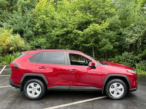 Used 2019 Toyota RAV4 XLE w/ Convenience Package AWD/4WD image 6