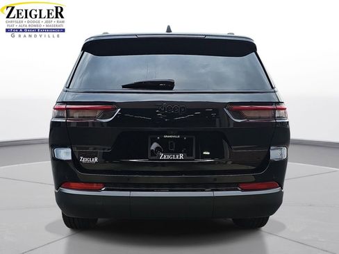 Used 2024 Jeep Grand Cherokee L Altitude image 6