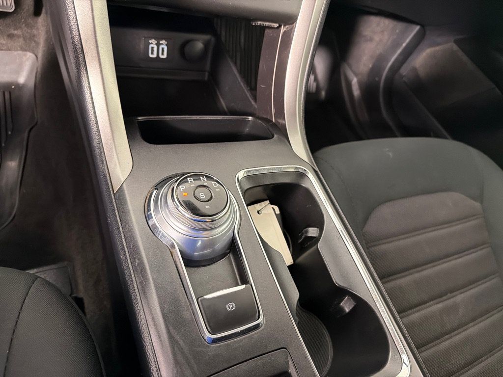 Used 2020 Ford Fusion SE AWD/4WD image 17