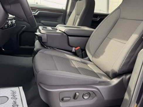Used 2025 GMC Sierra 1500 Elevation image 13