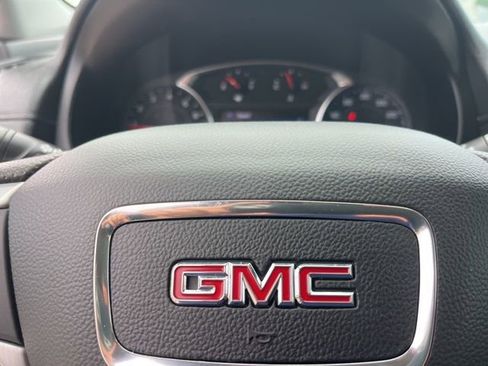 Used 2024 GMC Terrain SLE FWD image 32