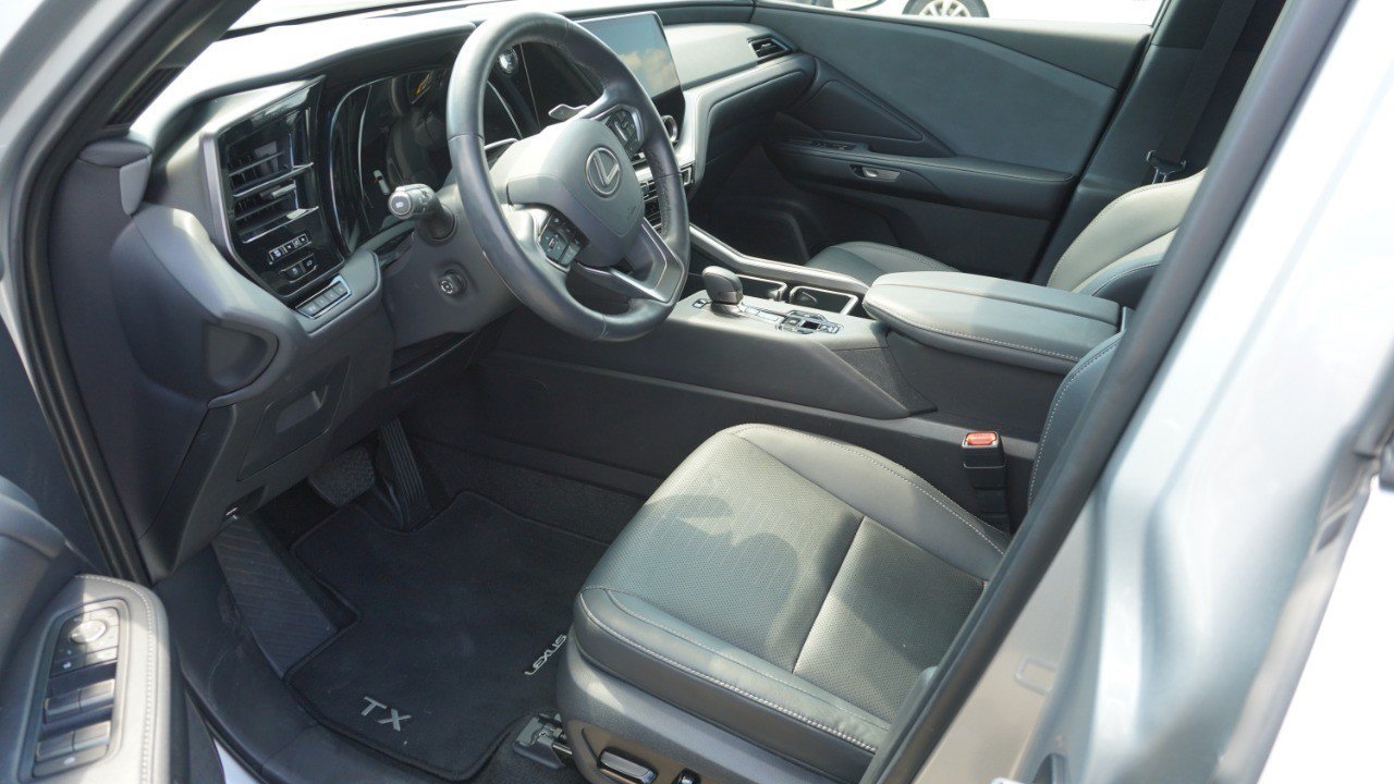 Certified 2025 Lexus TX 350 FWD w/ Technology Package image 9
