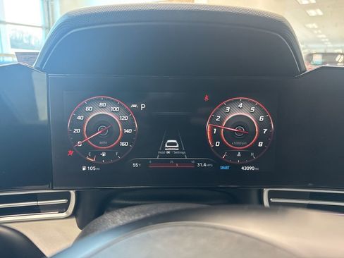 Used 2021 Hyundai Elantra Limited w/ Cargo Package image 4