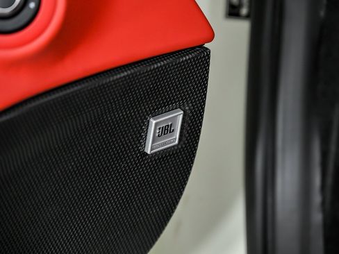 Used 2022 Ferrari F8 Tributo image 24