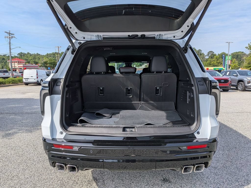 New 2026 Chevrolet Traverse RS w/ LPO, Floor Liner Package FWD image 27