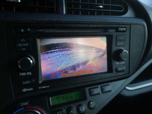 Used 2014 Toyota Prius C Four image 22