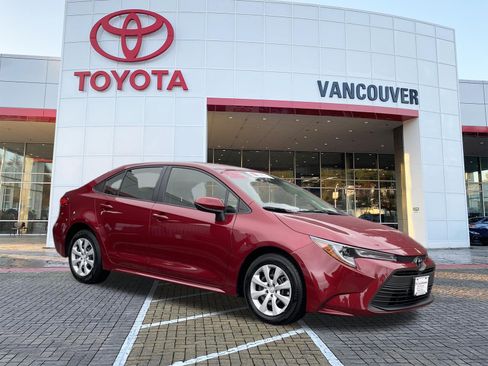 Certified 2025 Toyota Corolla LE FWD image 1
