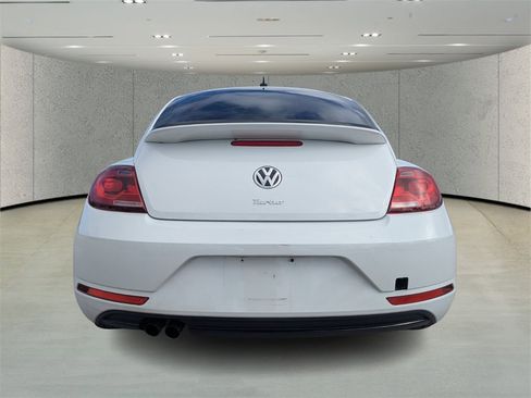 Used 2017 Volkswagen Beetle 1.8T S image 4