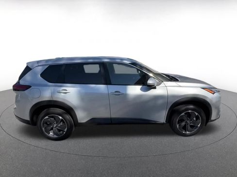 Used 2025 Nissan Rogue SV FWD image 13