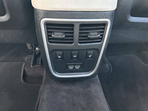 Used 2016 Chrysler 300 C image 46