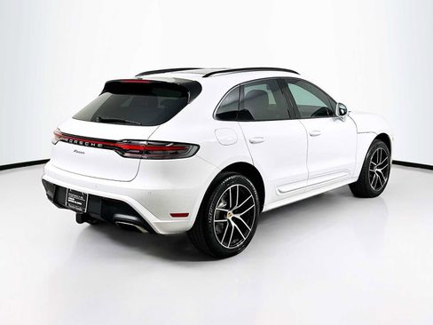 Certified 2025 Porsche Macan image 9