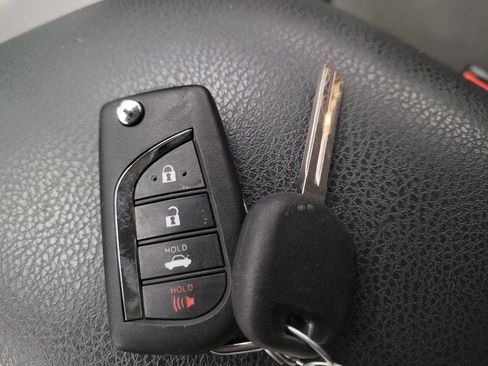 Used 2022 Toyota Camry LE FWD image 32