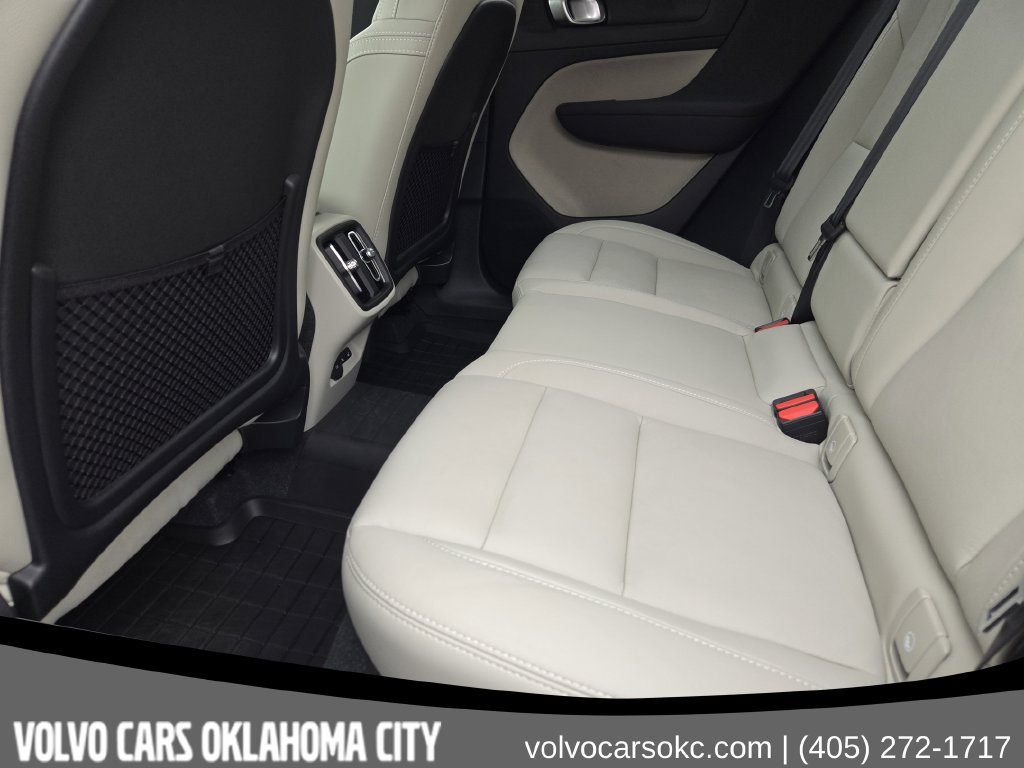 Certified 2024 Volvo XC40 B5 Plus w/ Protection Package Premier AWD/4WD image 30