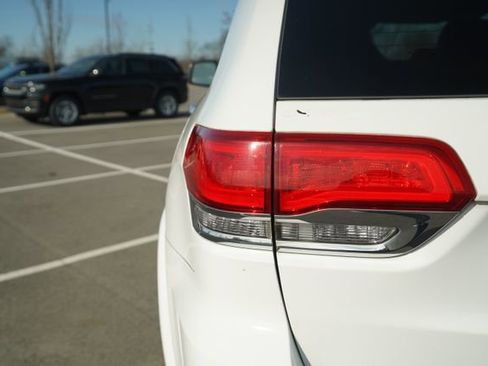 Used 2015 Jeep Grand Cherokee Overland w/ Trailer Tow Group IV image 40