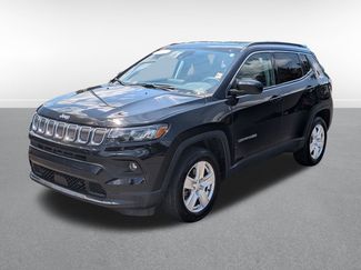 Used 2022 Jeep Compass Latitude image 1