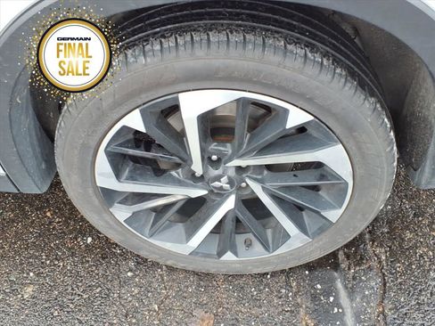 Used 2024 Mitsubishi Outlander SE image 8