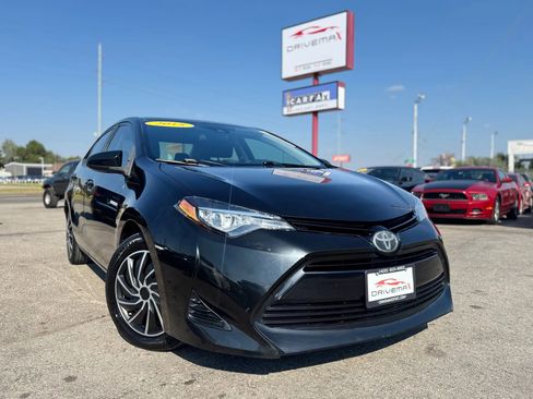 Used 2018 Toyota Corolla LE image 1