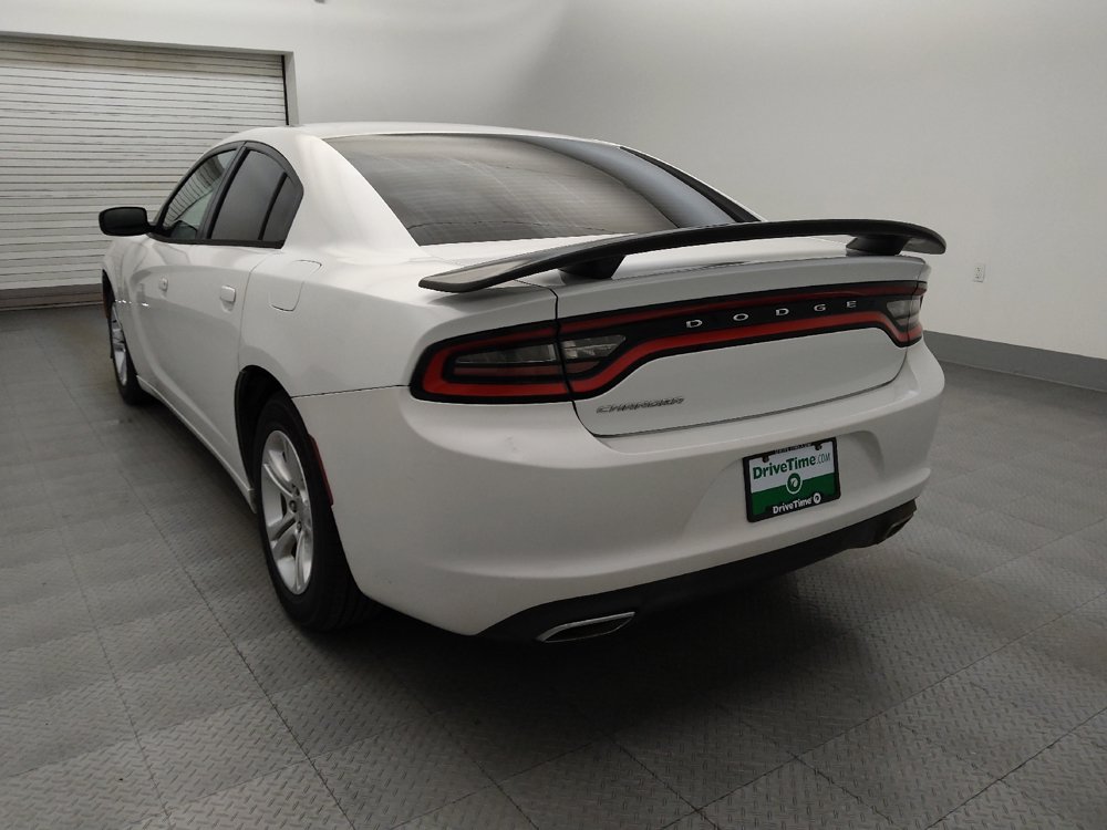 Used 2015 Dodge Charger SE RWD image 5