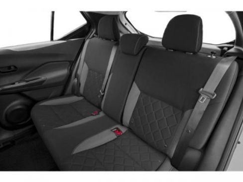 Used 2020 Nissan Kicks S image 17