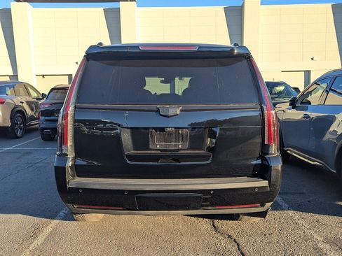 Used 2020 Cadillac Escalade Luxury image 6