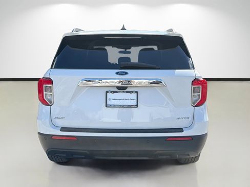 Used 2023 Ford Explorer XLT AWD/4WD image 4