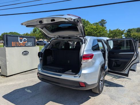Used 2018 Toyota Highlander LE FWD image 13