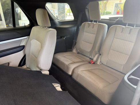Used 2018 Ford Explorer FWD image 27