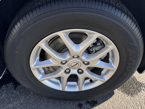 Used 2024 Chrysler Pacifica Touring-L FWD image 16