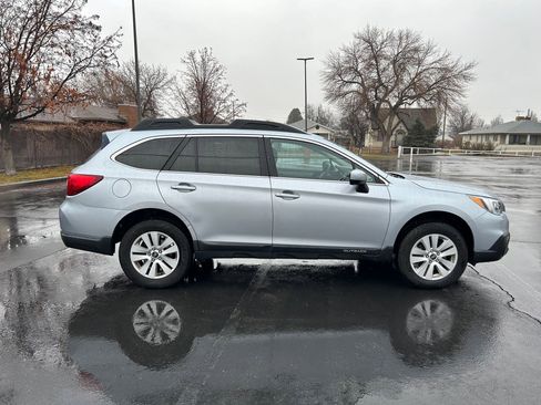 Used 2016 Subaru Outback 2.5i Premium image 6