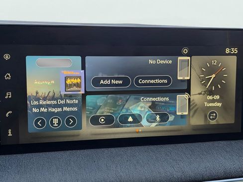 Used 2025 Nissan Kicks SV FWD image 18