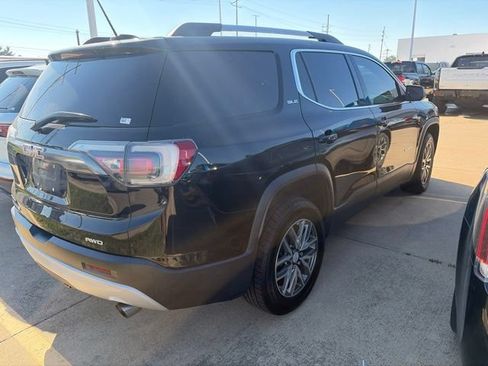 Used 2018 GMC Acadia SLE w/ LPO, Black Accent Package AWD/4WD image 3
