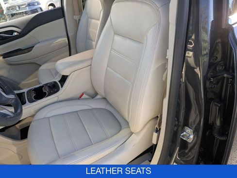 Used 2021 GMC Acadia Denali w/ Denali Ultimate Package image 17