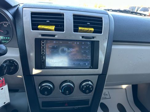 Used 2010 Dodge Avenger R/T image 18