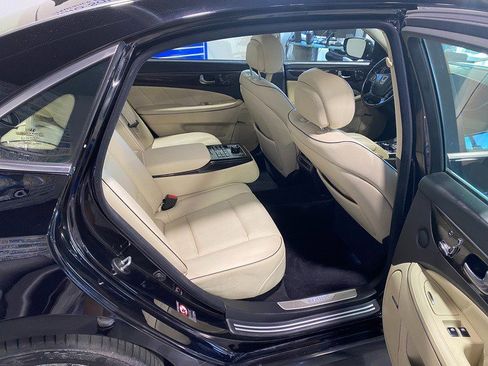 Used 2014 Hyundai Equus Signature image 16