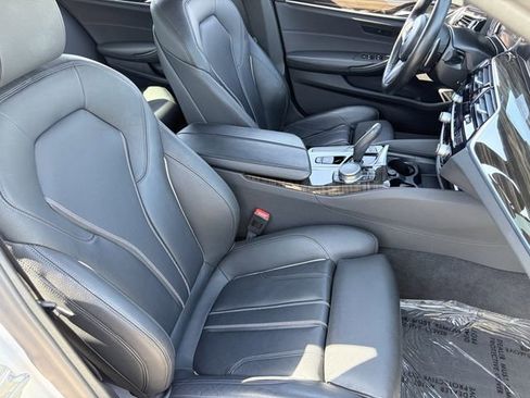 Used 2018 BMW 540i xDrive w/ M Sport Package image 18